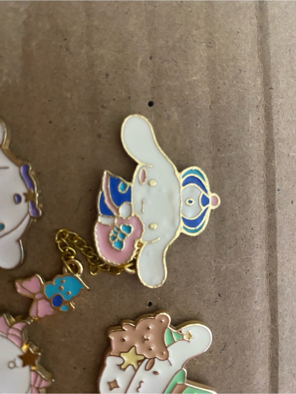 Cinnamonroll Pin Bundle - Picture 2 of 2